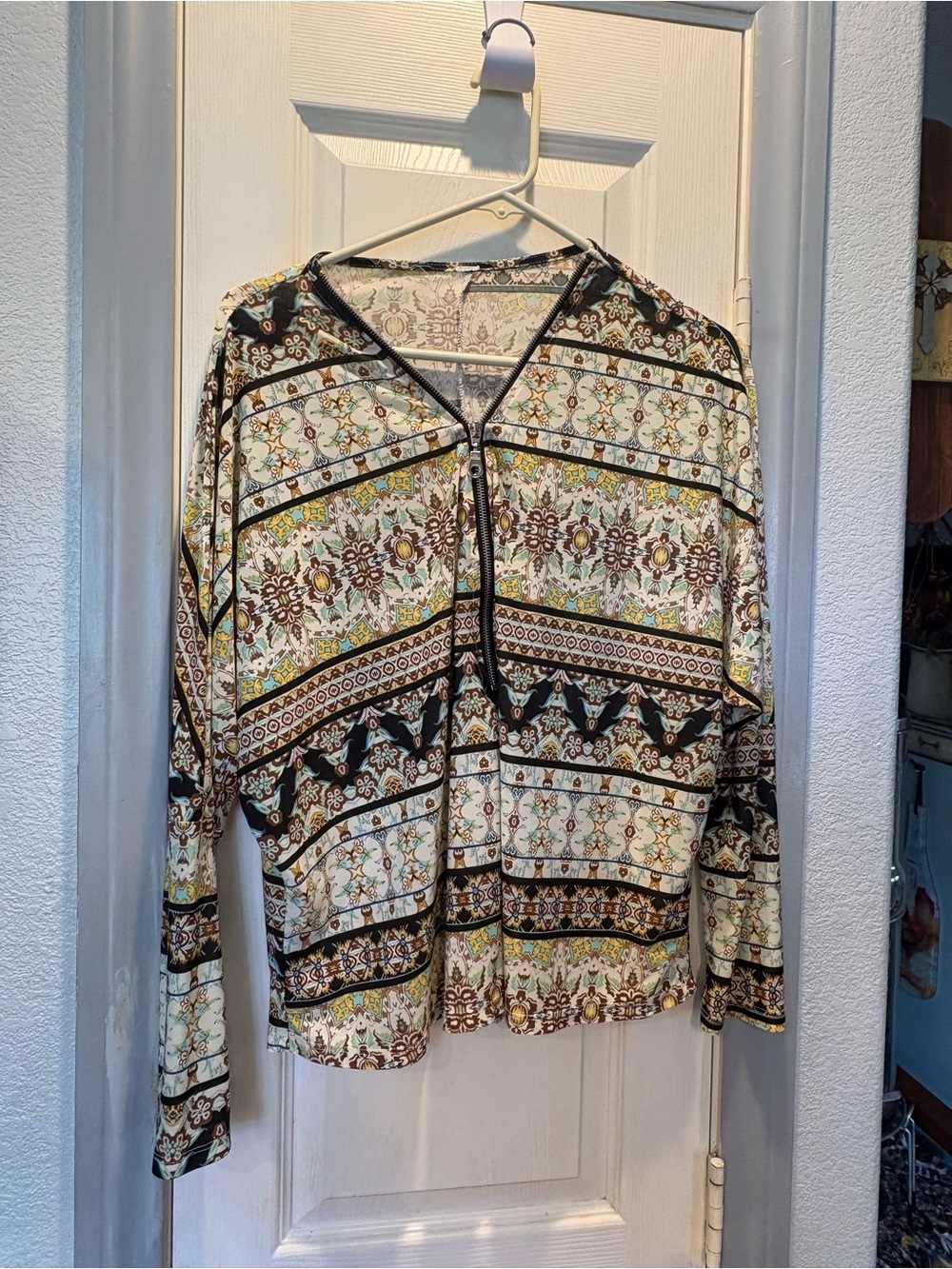 Boho Floral Print Zip-Front Women's Top - Cream & Brown